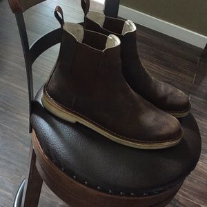 Clark’s leather Chelsea boots